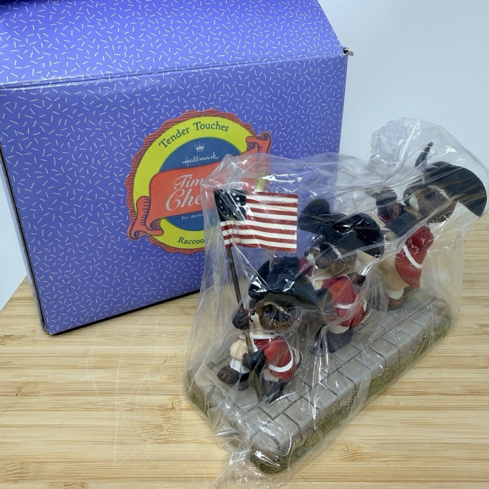 Hallmark Tender Touches Raccoons Flag Patriotic America Parade 1990 July 4th